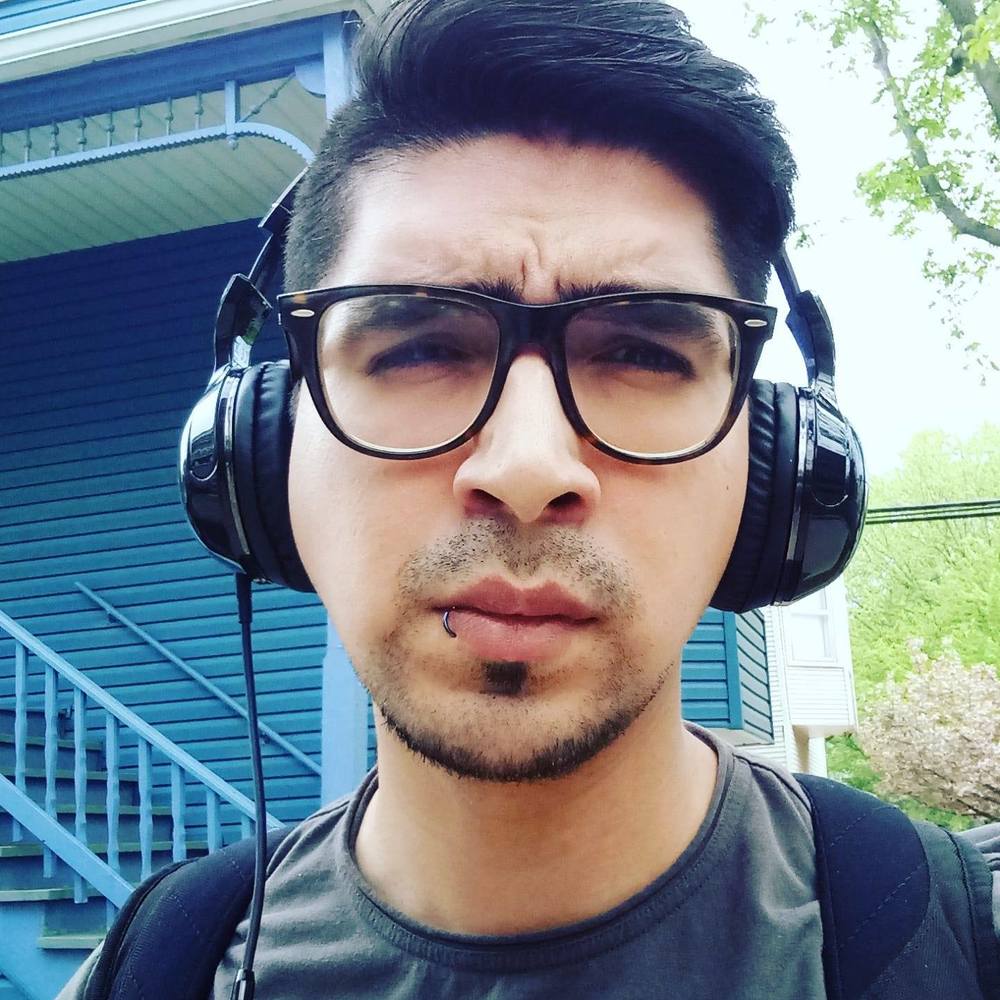 Meet your Posher, Lino